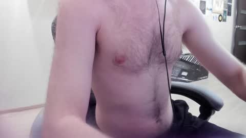 Snapshot of fluffycat_ chatting on 02/15/25, 09:15 fluffycat online show from 02/15/25, 09:15