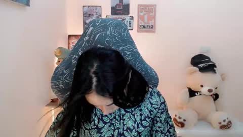 Snapshot of foeheart chatting on 12/03/24, 12:49 Foe online show from 12/03/24, 12:49