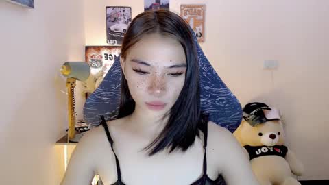 Snapshot of foeheart chatting on 01/05/25, 12:10 Foe online show from 01/05/25, 12:10