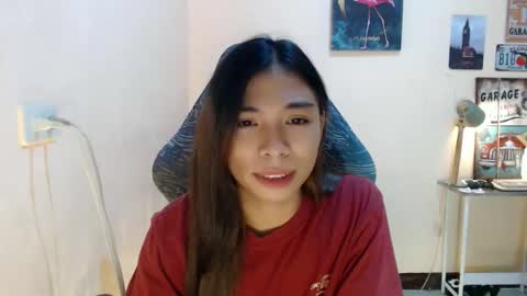 Snapshot of foeheart chatting on 11/21/25, 12:43 Foe online show from 11/21/25, 12:43