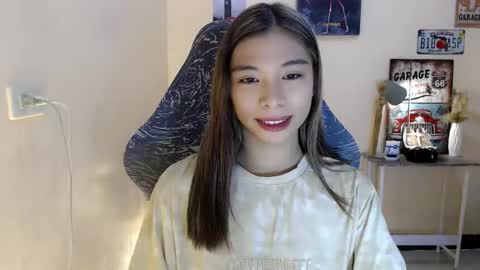 Snapshot of foeheart chatting on 12/17/25, 12:55 Foe online show from 12/17/25, 12:55