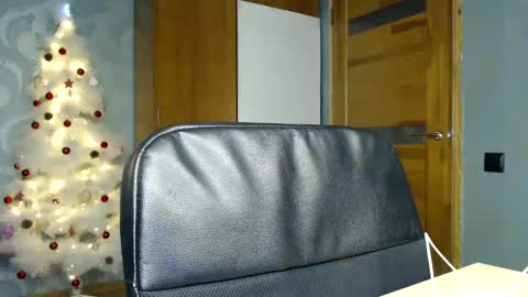 Molli  Ready for any play with you. Hottest show in pvt  Help a student earn big tokens  online show from 12/27/24, 12:29