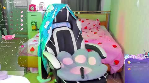 folinskaayaa online show from 12/16/25, 05:56