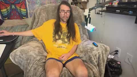 Snapshot of folkemord69 chatting on 10/26/25, 04:02 Chris online show from 10/26/25, 04:02