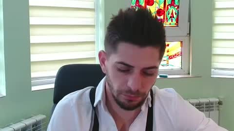 independent model online show from 01/12/25, 10:23