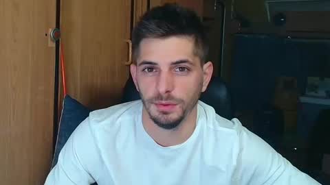 independent model online show from 09/28/25, 05:07