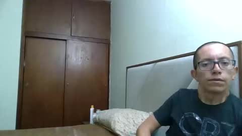 fonzi_flores online show from 11/22/25, 12:26