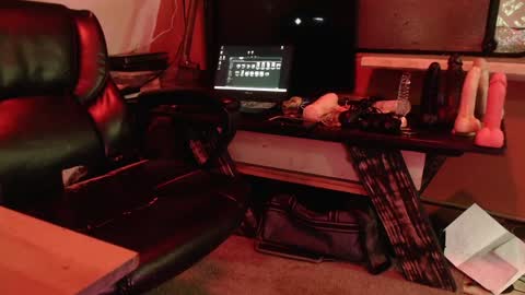 Snapshot of footlover6 chatting on 01/18/25, 11:11 Thomas Jefferson online show from 01/18/25, 11:11