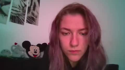 Snapshot of forbidden_doll chatting on 12/20/25, 09:00 Pussy Queen online show from 12/20/25, 09:00