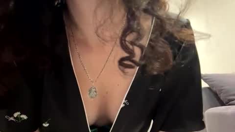 Snapshot of forbiddennvelvet chatting on 10/31/25, 05:47 forbiddennvelvet online show from 10/31/25, 05:47