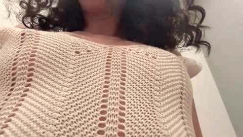 Snapshot of forbiddennvelvet chatting on 11/22/25, 08:52 forbiddennvelvet online show from 11/22/25, 08:52