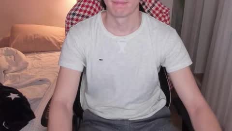 Snapshot of forrest_grump chatting on 12/19/25, 02:07 Dean online show from 12/19/25, 02:07