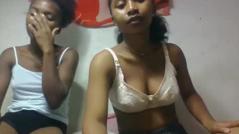 Snapshot of fotsychan chatting on 12/14/25, 11:04 fotsychan online show from 12/14/25, 11:04