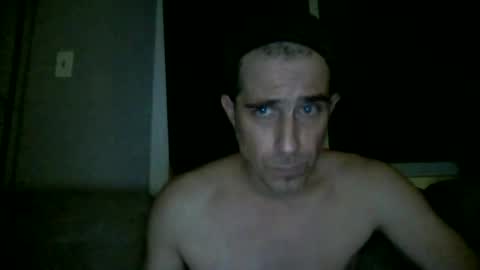 Snapshot of fouraide42 chatting on 01/03/25, 08:00 fouraide42 online show from 01/03/25, 08:00