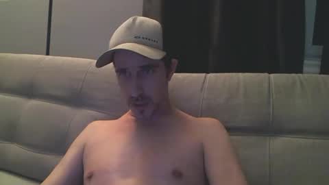 Snapshot of fouraide42 chatting on 02/11/25, 09:42 fouraide42 online show from 02/11/25, 09:42