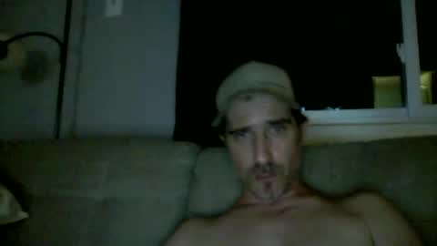 Snapshot of fouraide42 chatting on 02/21/25, 10:28 fouraide42 online show from 02/21/25, 10:28