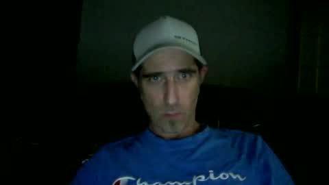 Snapshot of fouraide42 chatting on 11/16/25, 04:29 fouraide42 online show from 11/16/25, 04:29