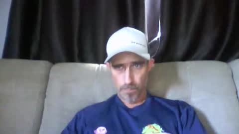 Snapshot of fouraide42 chatting on 12/21/25, 06:37 fouraide42 online show from 12/21/25, 06:37