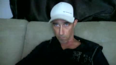 Snapshot of fouraide42 chatting on 02/24/26, 01:42 fouraide42 online show from 02/24/26, 01:42