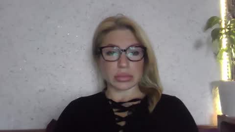 Snapshot of fox_red_lady7 chatting on 11/06/25, 09:10 fox_red_lady7 online show from 11/06/25, 09:10