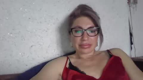 fox_red_lady7 online show from 03/28/26, 08:36