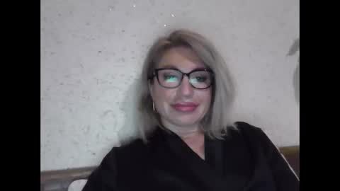 fox_red_lady7 online show from 04/12/26, 08:58