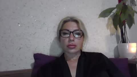 fox_red_lady7 online show from 05/10/26, 09:20