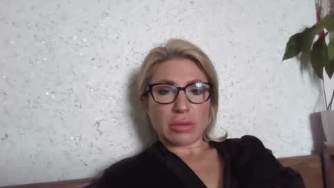 fox_red_lady7 online show from 05/16/26, 06:32