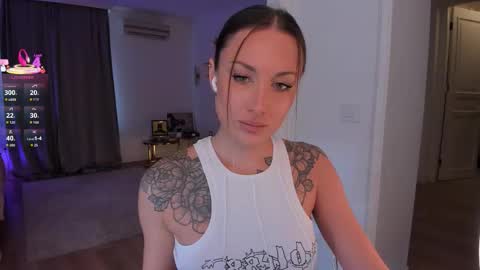 Snapshot of foxe_sailey chatting on 02/02/26, 11:53 Fox love you online show from 02/02/26, 11:53