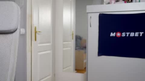 CUSTOM PHOTOS AND VIDEOS -  online show from 01/08/25, 12:15