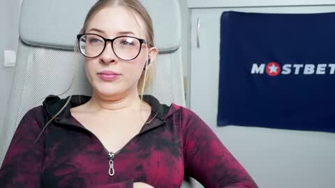 CUSTOM PHOTOS AND VIDEOS -  online show from 01/12/25, 05:22