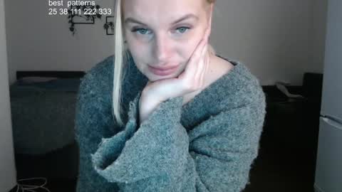 i am your baby Alien  online show from 04/21/26, 01:42