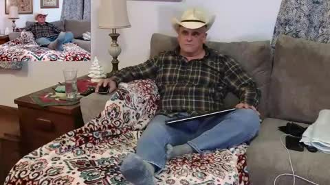 Hunter online show from 12/17/24, 03:17