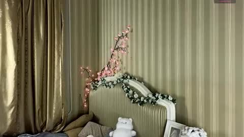 Petra online show from 02/04/26, 01:50