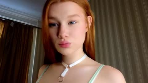 Snapshot of foxxx_tail chatting on 06/10/26, 02:16 Petra online show from 06/10/26, 02:16