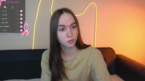 Snapshot of foxxy_girl_ chatting on 09/15/25, 08:14 andice online show from 09/15/25, 08:14