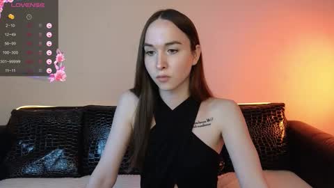 Snapshot of foxxy_girl_ chatting on 09/20/25, 11:11 andice online show from 09/20/25, 11:11