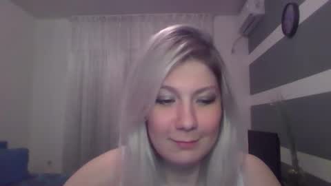 foxy_bright online show from 03/17/26, 07:06