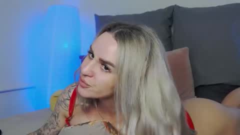 Snapshot of foxy_kimmi chatting on 02/03/26, 07:02 Foxy Kimmi online show from 02/03/26, 07:02