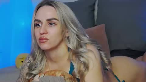 Snapshot of foxy_kimmi chatting on 02/13/26, 06:31 Foxy Kimmi online show from 02/13/26, 06:31