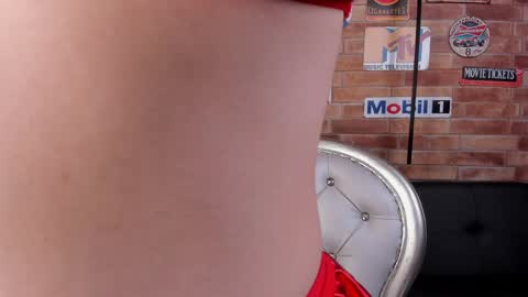 Snapshot of foxy_xiaomi chatting on 04/11/26, 11:03 Miss Xiaomi online show from 04/11/26, 11:03