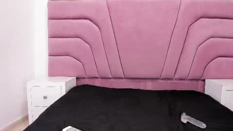 foxyhillx online show from 06/21/26, 12:30