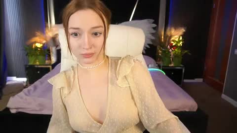 Snapshot of foxymayy chatting on 06/06/26, 12:43 Maya online show from 06/06/26, 12:43