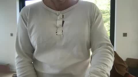 Snapshot of foxysausage chatting on 02/25/25, 11:08 foxysausage online show from 02/25/25, 11:08