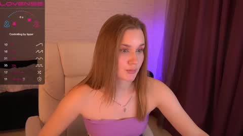 Snapshot of foxyykate chatting on 12/28/24, 10:47 Kate online show from 12/28/24, 10:47