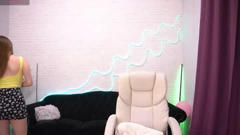 Snapshot of foxyykate chatting on 10/01/25, 01:17 Kate online show from 10/01/25, 01:17