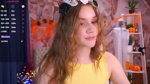 Snapshot of foxyykate chatting on 10/31/25, 03:13 Kate online show from 10/31/25, 03:13