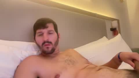 Snapshot of fp004 chatting on 10/11/25, 04:01 fp004 online show from 10/11/25, 04:01