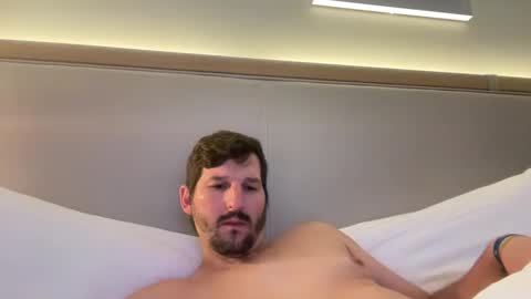 Snapshot of fp004 chatting on 10/13/25, 01:49 fp004 online show from 10/13/25, 01:49