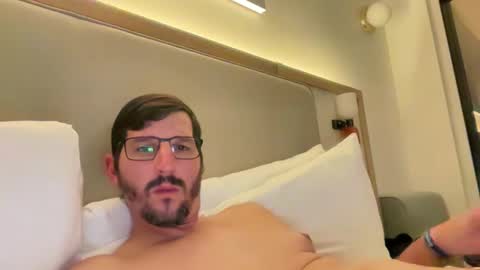 Snapshot of fp004 chatting on 10/19/25, 03:51 fp004 online show from 10/19/25, 03:51